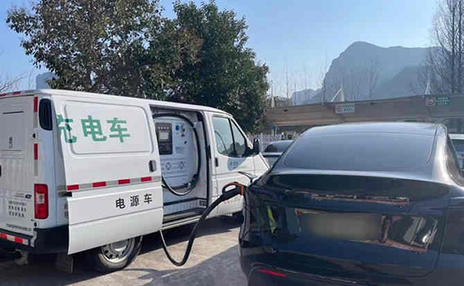 城东区汽车搭电